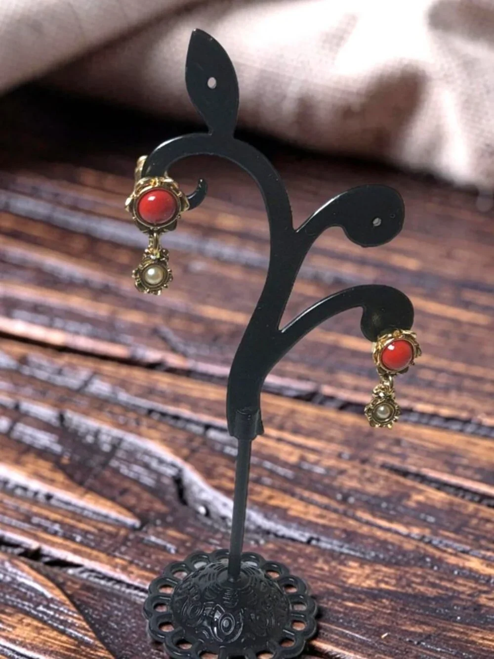 vintage eb/e. bastheim Co. gold tone red stone and seed pearl push back earrings